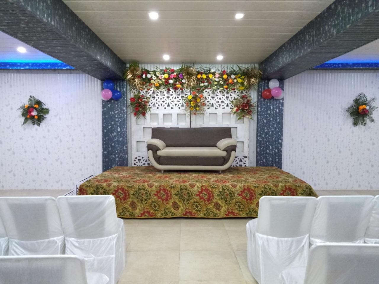 Hotel Paras Plaza Рішикеш Екстер'єр фото